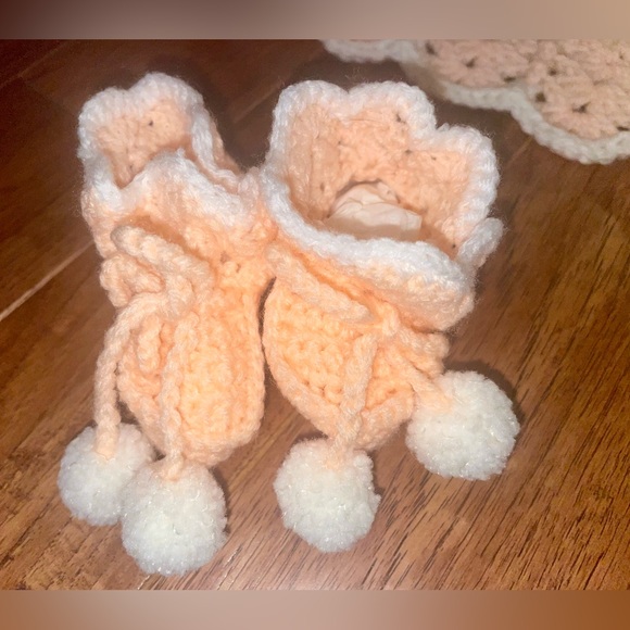 Crochet Baby Layette & Blanket Set Beanie Hat, Bonnet, Booties, Sweater homemade - Picture 16 of 16